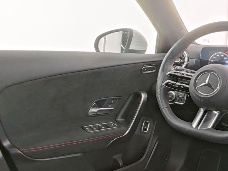 Mercedes-Benz A 250 e AMG|KAM|LED|PTS|SPIEGEL-P.|SHZ+LHZ|NAVI