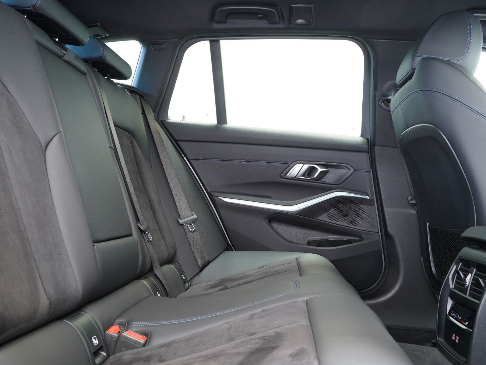 Fahrzeugabbildung BMW 320 e Touring M Sport FACELIFT/WIDESCREEN/HEADUP