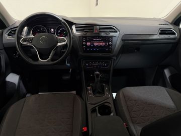 Volkswagen Tiguan - 11