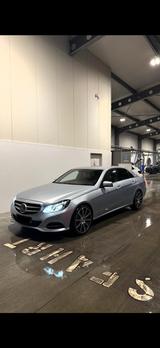 Mercedes-Benz E 400 AVANTGARDE Vollausstattung   - Mercedes-Benz E 400 Gebrauchtwagen in Stuttgart