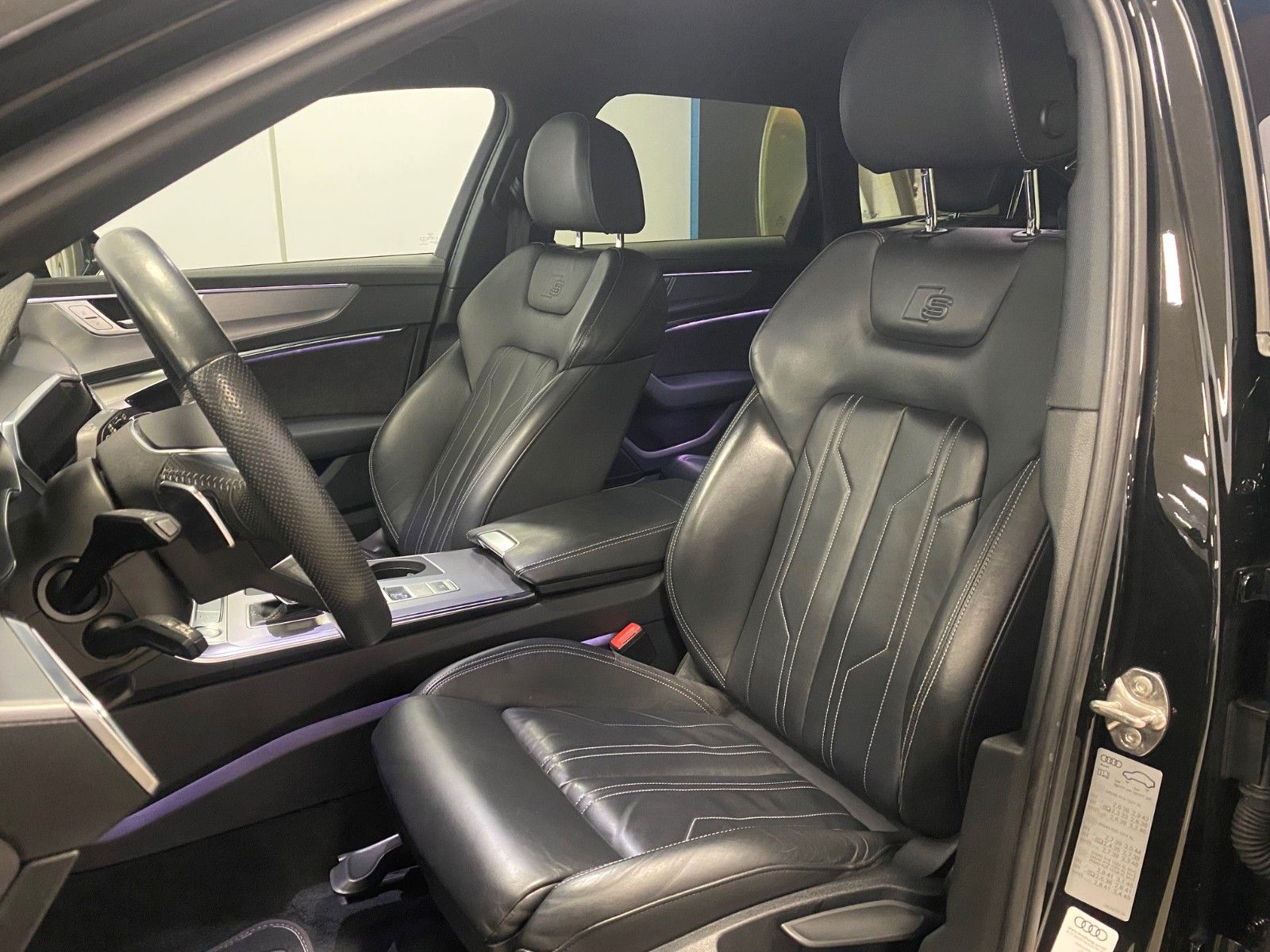 Fahrzeugabbildung Audi A6 55 TFSI e S tronic quattro sport Avant+S-Line