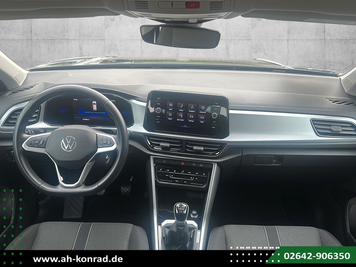 Fahrzeugabbildung Volkswagen T-Roc Life 1.0 TSI 81kW *NAVI*PDC*