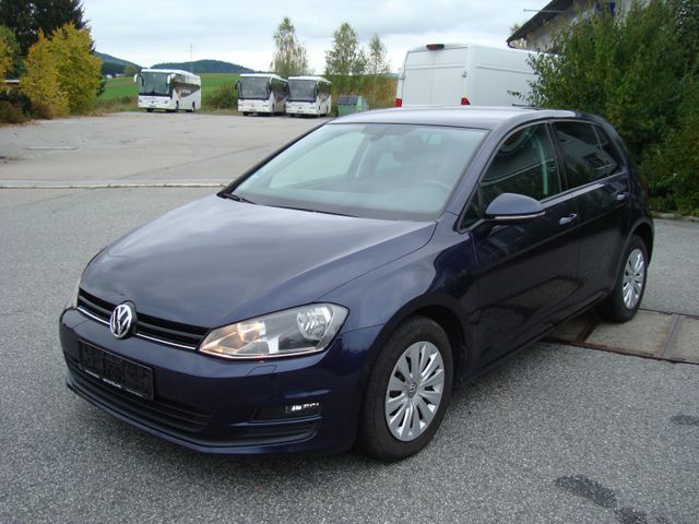 Volkswagen Golf VII Lim. Trendline BMT