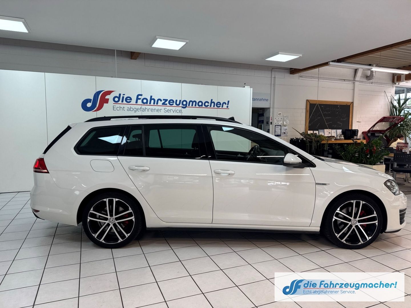 Fahrzeugabbildung Volkswagen Golf VII GTD DSG 2.0TDI Pano AHK Leder Soundsyst