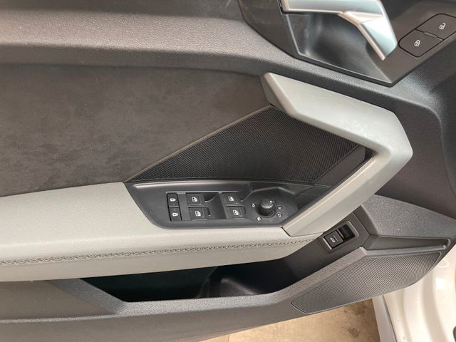 Audi A3 Sportback 35 TFSI S line *AHK*LED*Klima*
