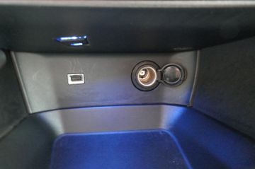 Fahrzeugabbildung Peugeot 3008 Active, Navi, PDC vo+hi