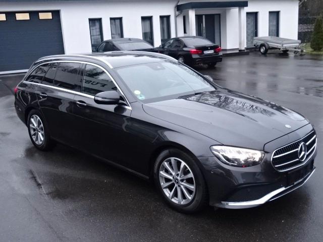 Mercedes-Benz E 200d T-MOD,AVANTG,LEDER,NAV,LED,AUT,KAM,1HAND