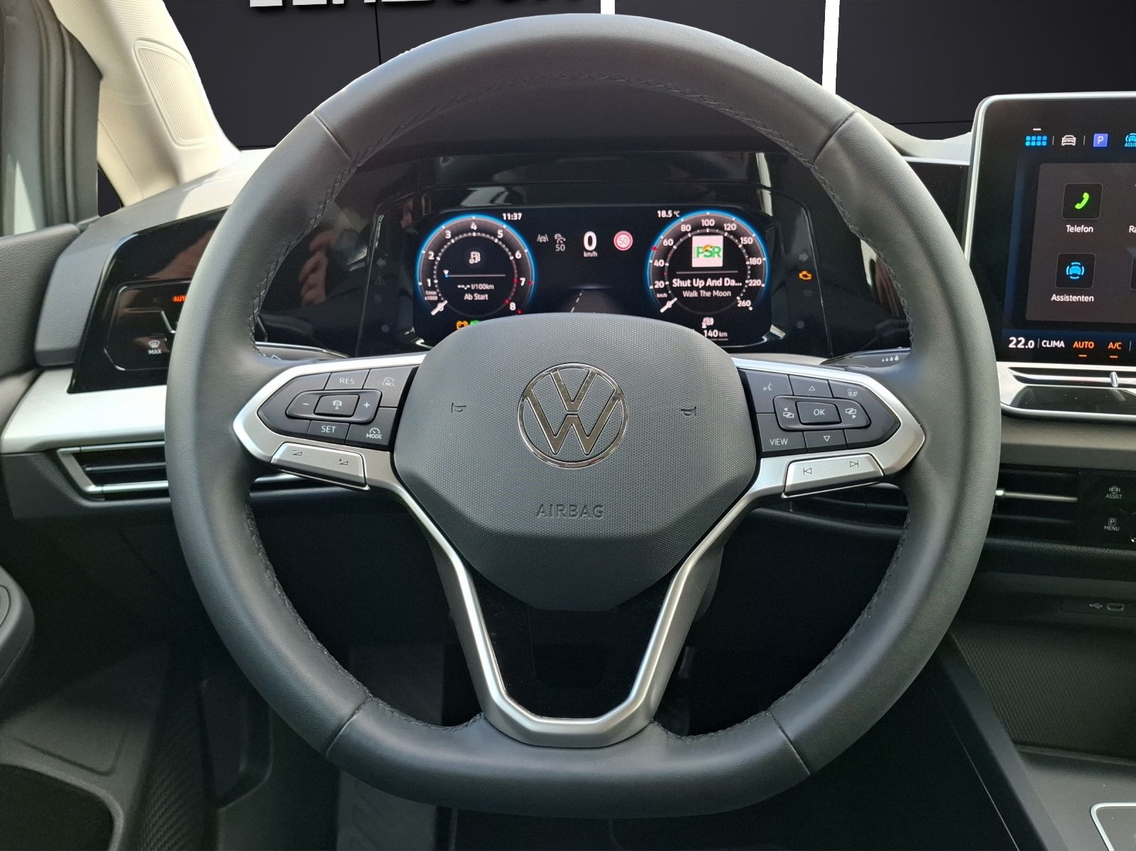 Fahrzeugabbildung Volkswagen Golf VIII Variant eTSI Life DSG LED CarPlay AID