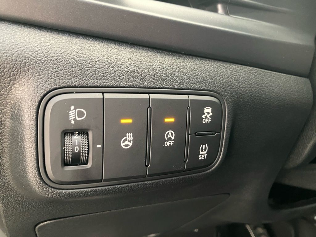Fahrzeugabbildung Hyundai BAYON 1.0 T-GDI 7-DCT Blackline AUT Akustikglas