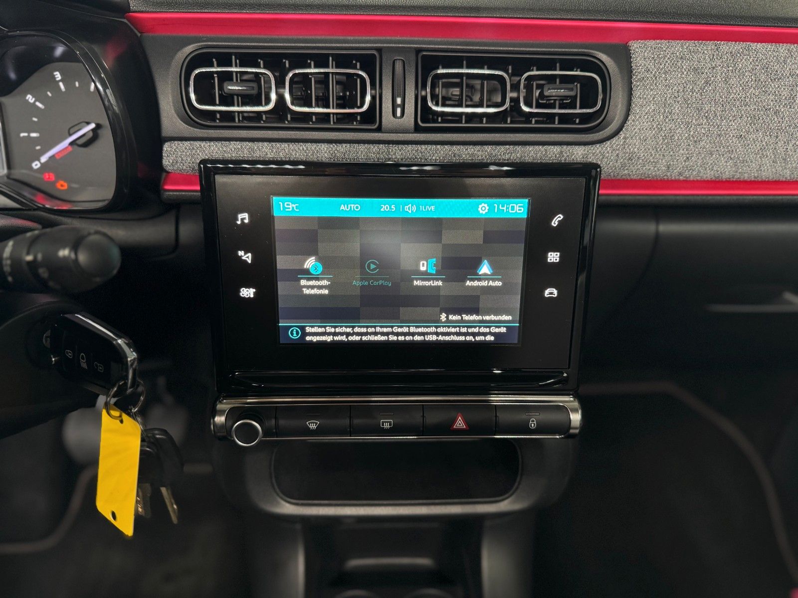 Fahrzeugabbildung Citroën C3 1.2 PurTech ELLE "DAB Navigation Kamera LM"