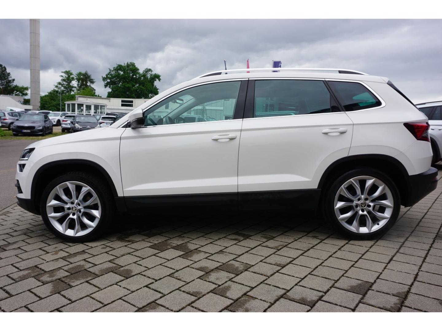 Skoda Karoq 2.0 TDI Style 4x4 DSG Navi LED ACC Kamera 