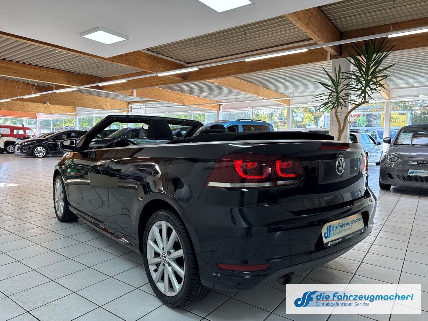 Fahrzeugabbildung Volkswagen Golf VI Cabriolet Lounge BMT Navi Dyn. Kurvenlic