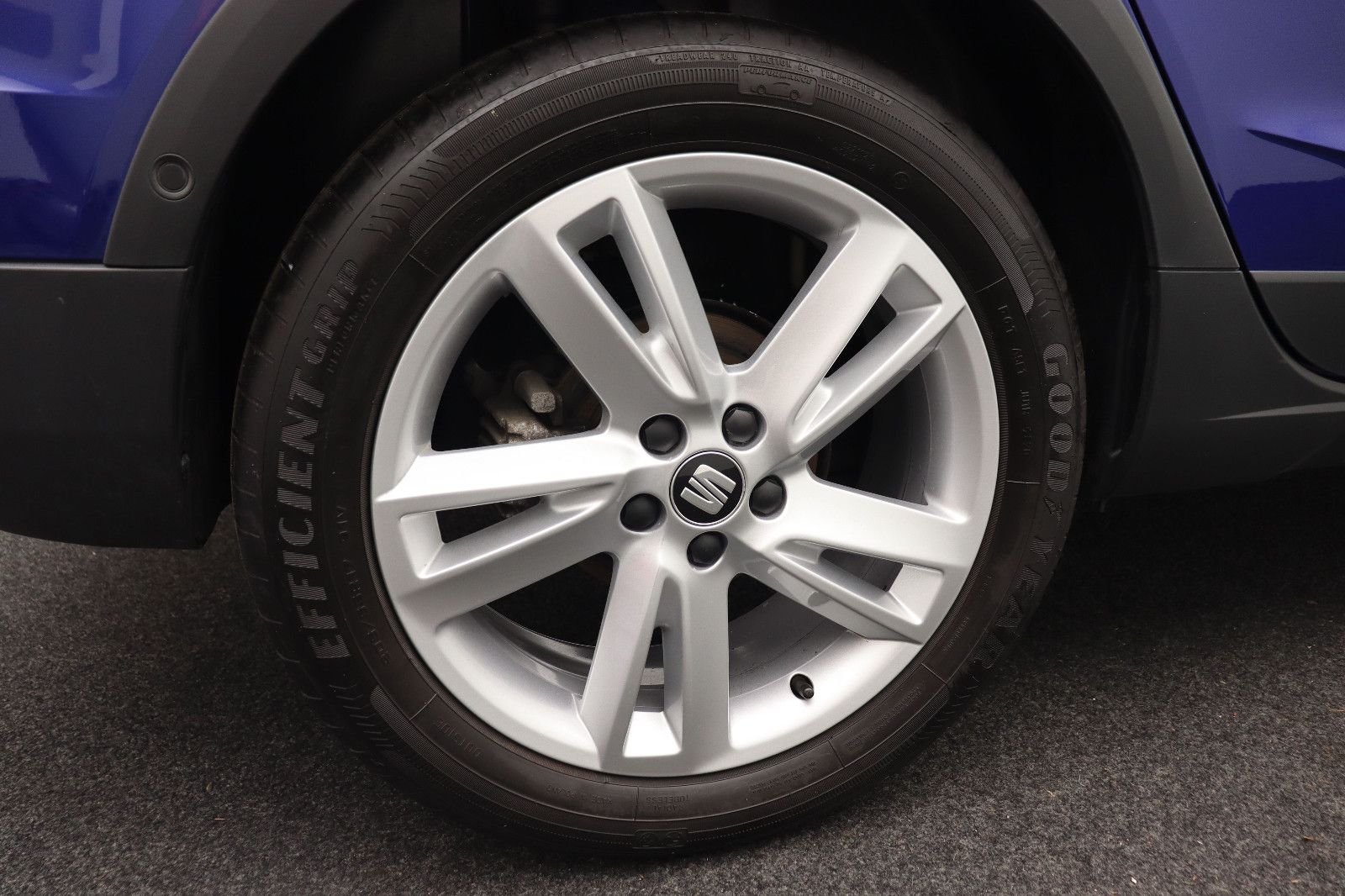 Fahrzeugabbildung SEAT Arona 1.5 FR-Design NAVI AHK KAMERA