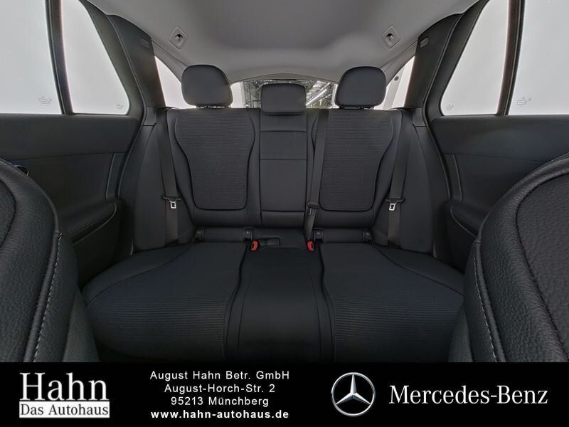 Fahrzeugabbildung Mercedes-Benz C 180 T AVANTGARDE/LED/AHK/KAMERA/WINTER/TOTW./.