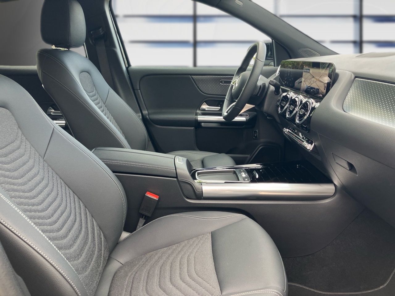 Fahrzeugabbildung Mercedes-Benz GLA 200 d AHK+MULTIBEAM+EL.HECKKL+KAMERA+SHZ+