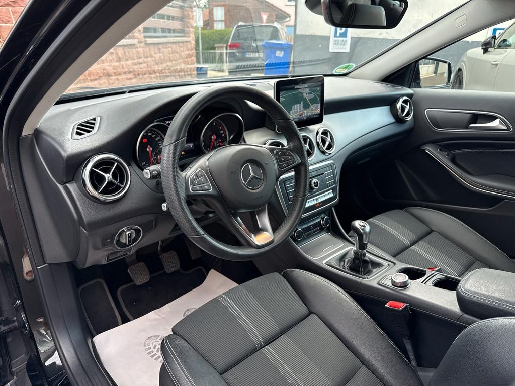 Mercedes-Benz GLA 180