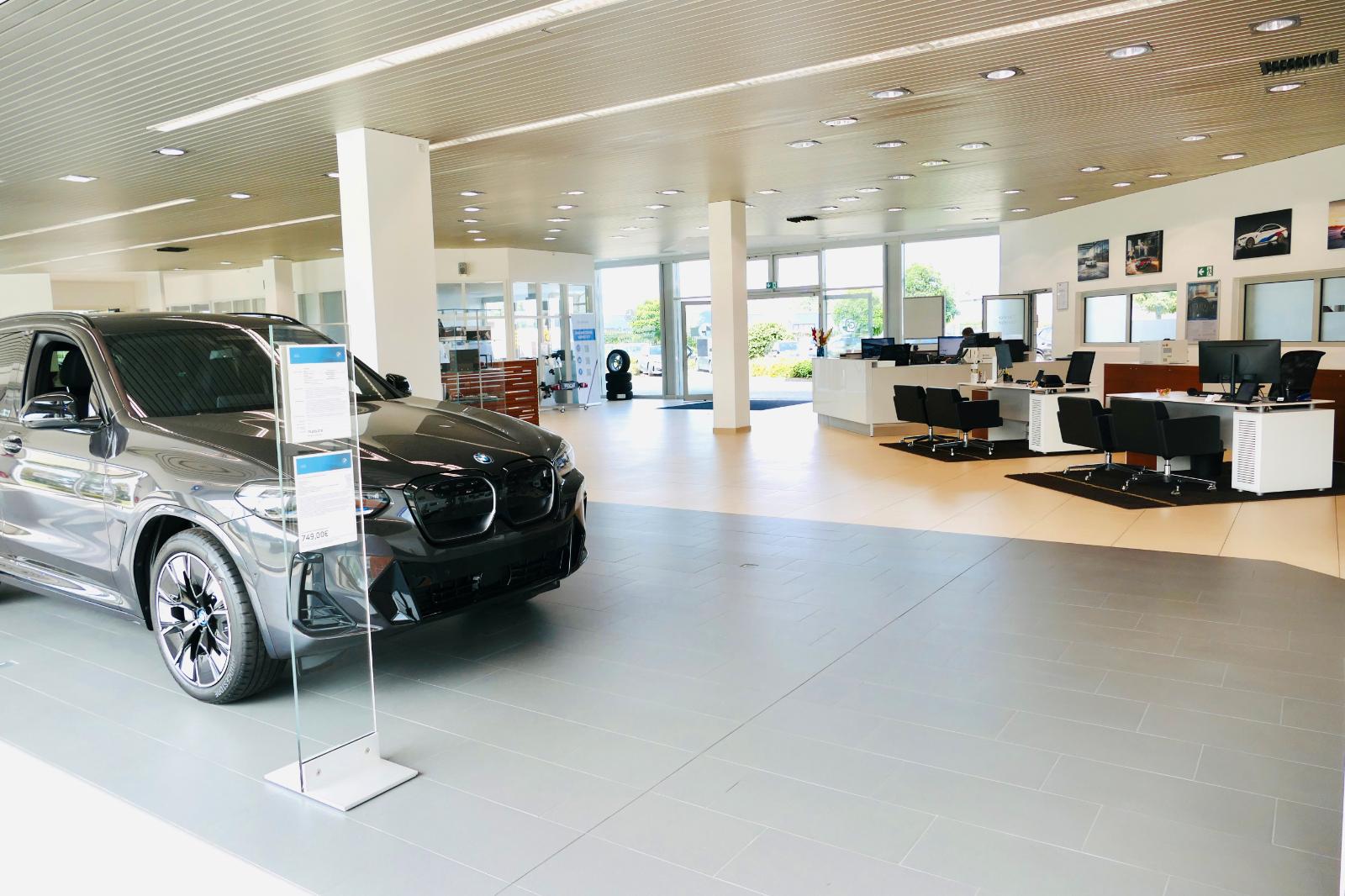 showroom-image-bottom
