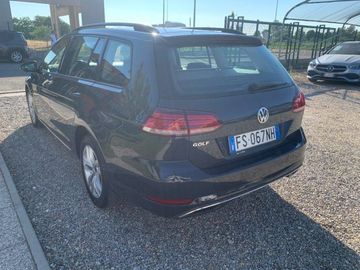 Volkswagen Golf - 8