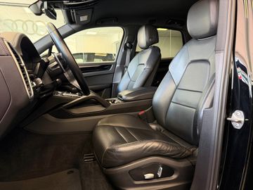 Porsche Cayenne - 9