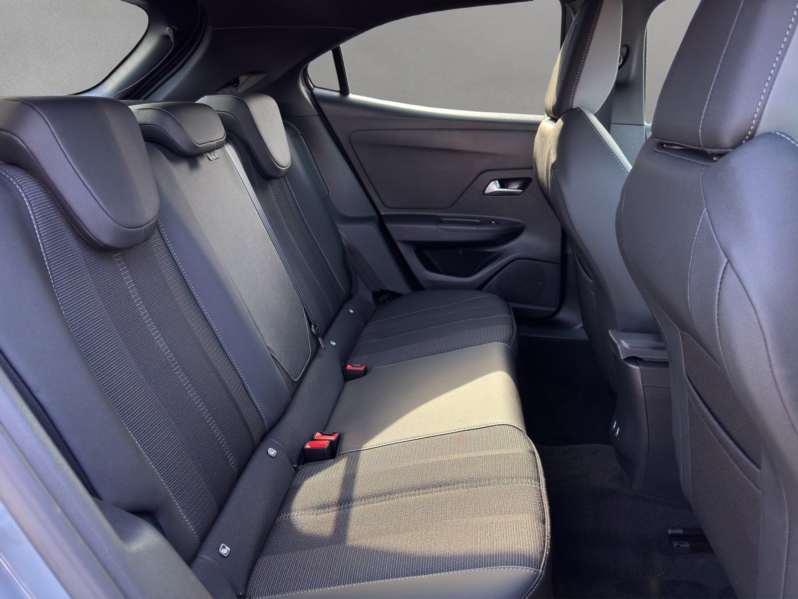 Fahrzeugabbildung Opel Mokka 1.2 Mild-Hybrid Aut. Ultimate/KAMERA/ACC/