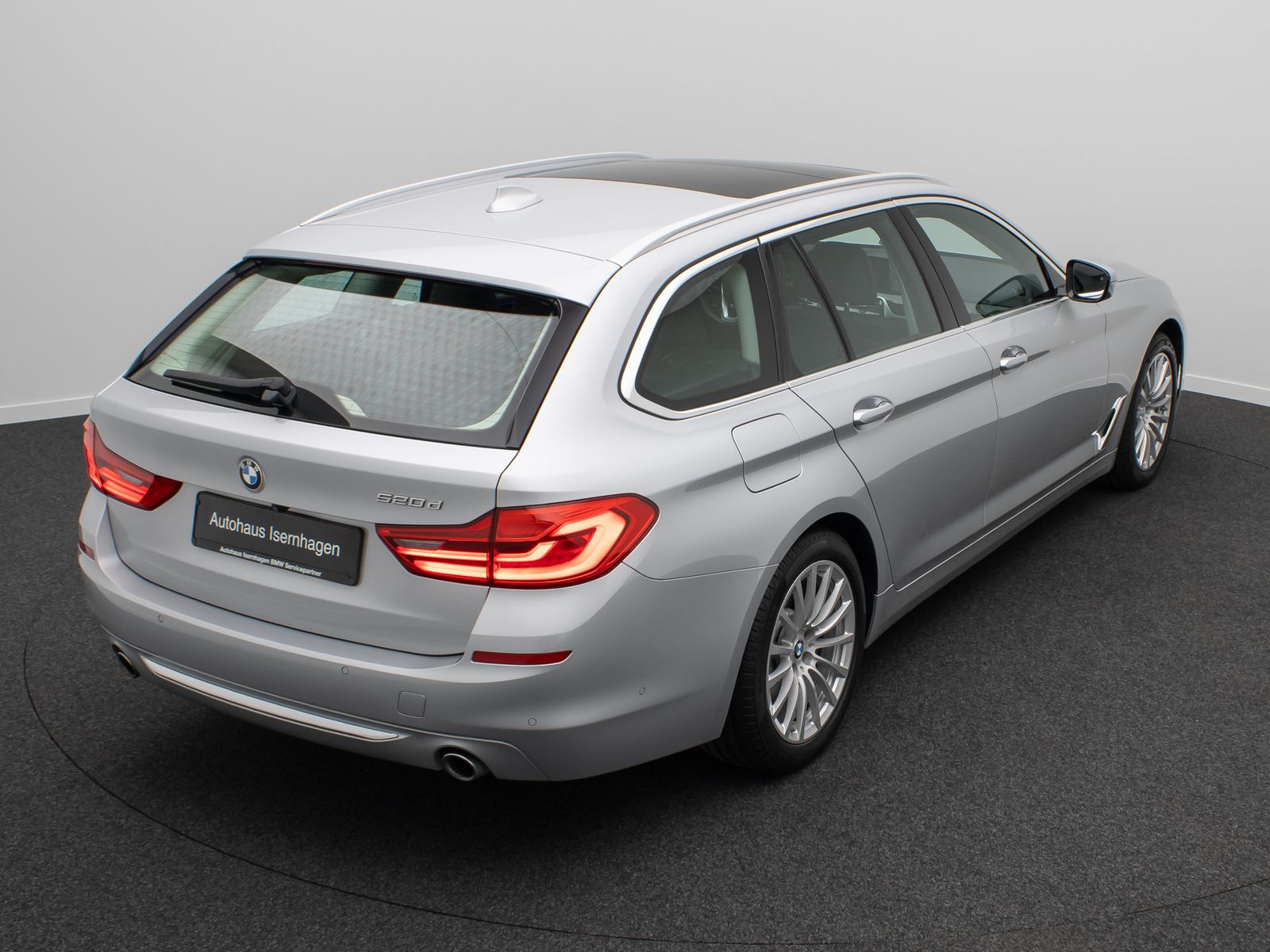 Fahrzeugabbildung BMW 520d Luxury Line 360&deg;DAB Alarm DisplKey Panorama