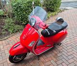 Vespa 300 GTS - VESPA ROT