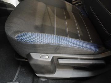 Dacia Duster II Celebration 8-fach bereift