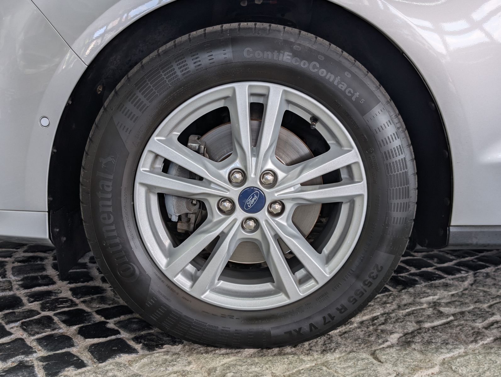 Fahrzeugabbildung Ford Galaxy Titanium 2.0 EB ACC PANO AHK LED 7-SITZE