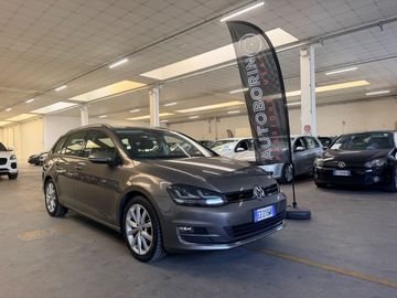 Volkswagen Golf - 1