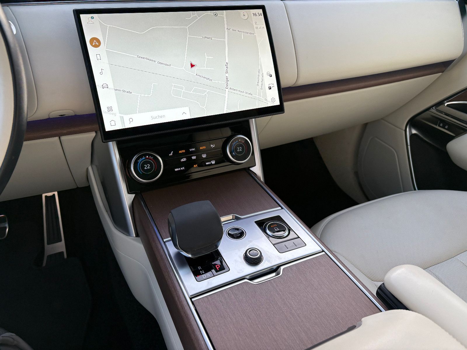 Fahrzeugabbildung Land Rover Range Rover HSE/FOND-TV/MASSAGE/PANO/360°/VOLL