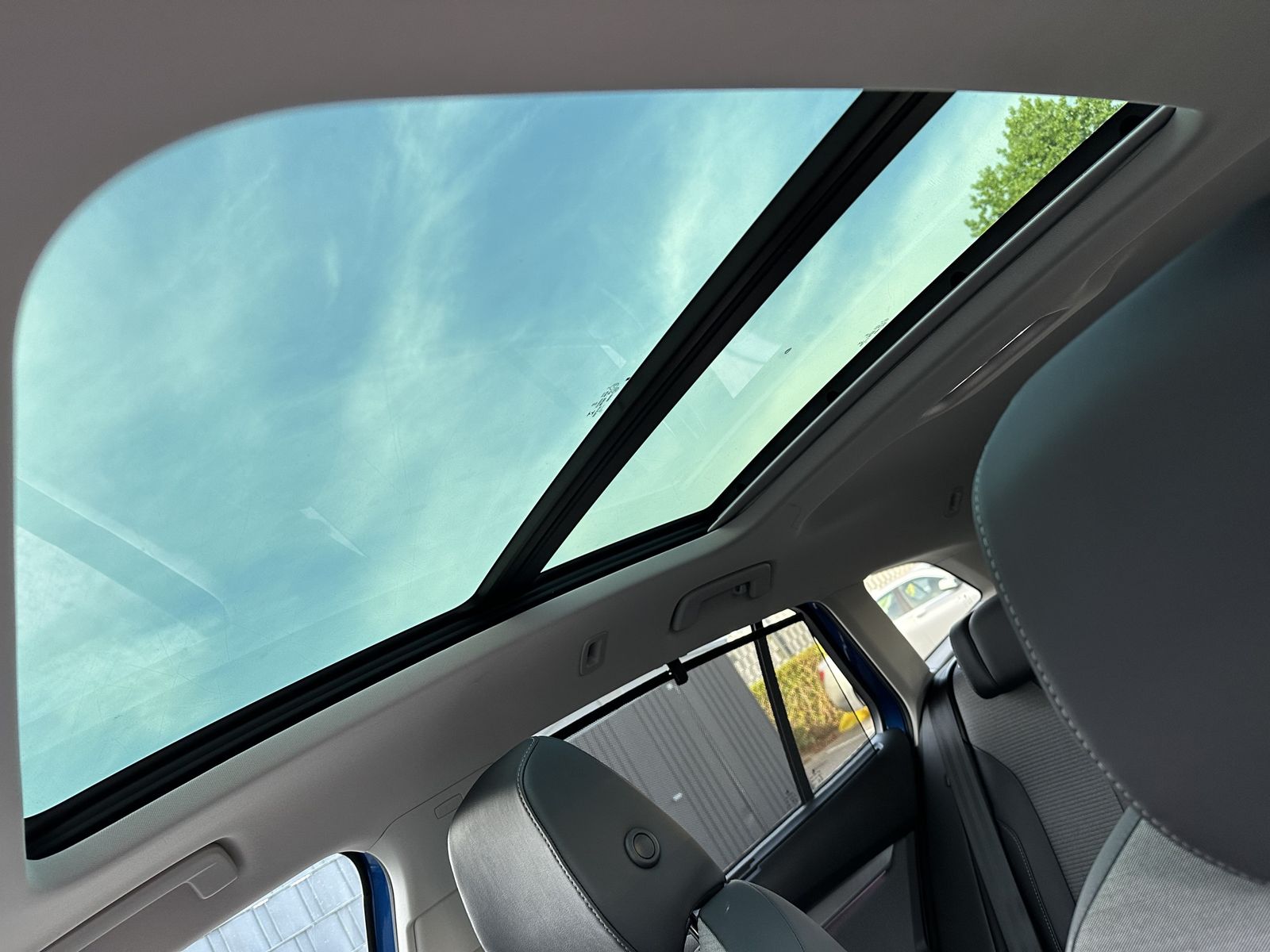 Fahrzeugabbildung SKODA Enyaq iV 80 Sport NAV+LED+AHK+PANO+CANTON+CARPLA