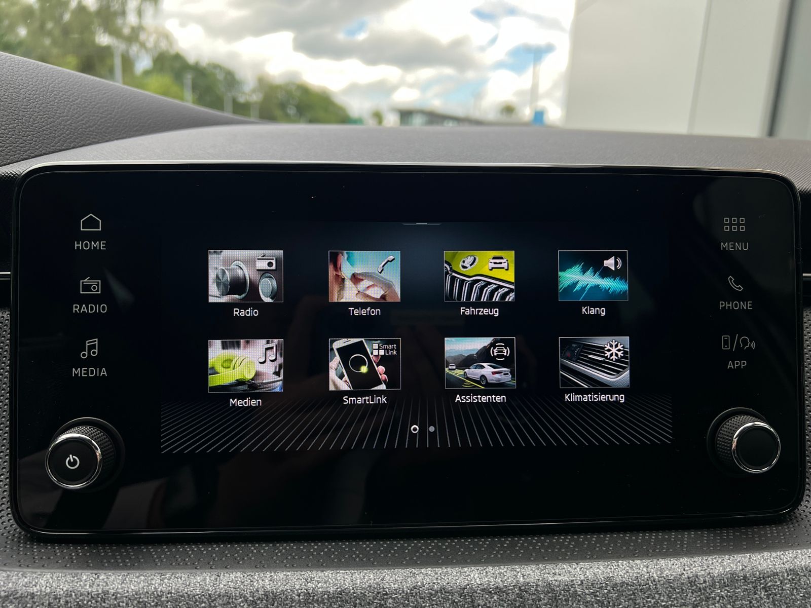 Fahrzeugabbildung SKODA Kamiq Balance 1.0 TSI DSG *Black Style,AHK,Matri