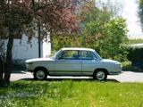 BMW e10 1602 - BMW 2002 mit Benzin-Antrieb: Limousine, Schaltgetriebe