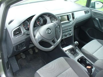 Volkswagen Golf - 10