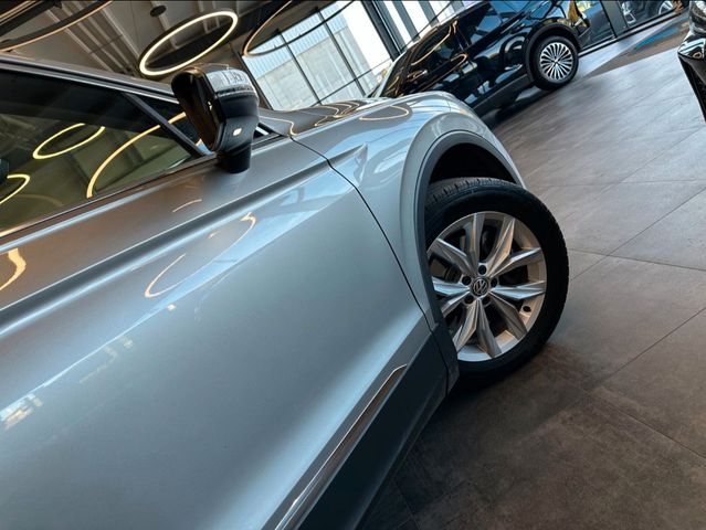 MYAUTOCENTER – Gebraucht- und Jahreswagen mit Werkstattservice in Pfaffenhofen Volkswagen Tiguan *1.HAND*MEMORY*ACC*LED*CARPLAY*3-ZONEN*
