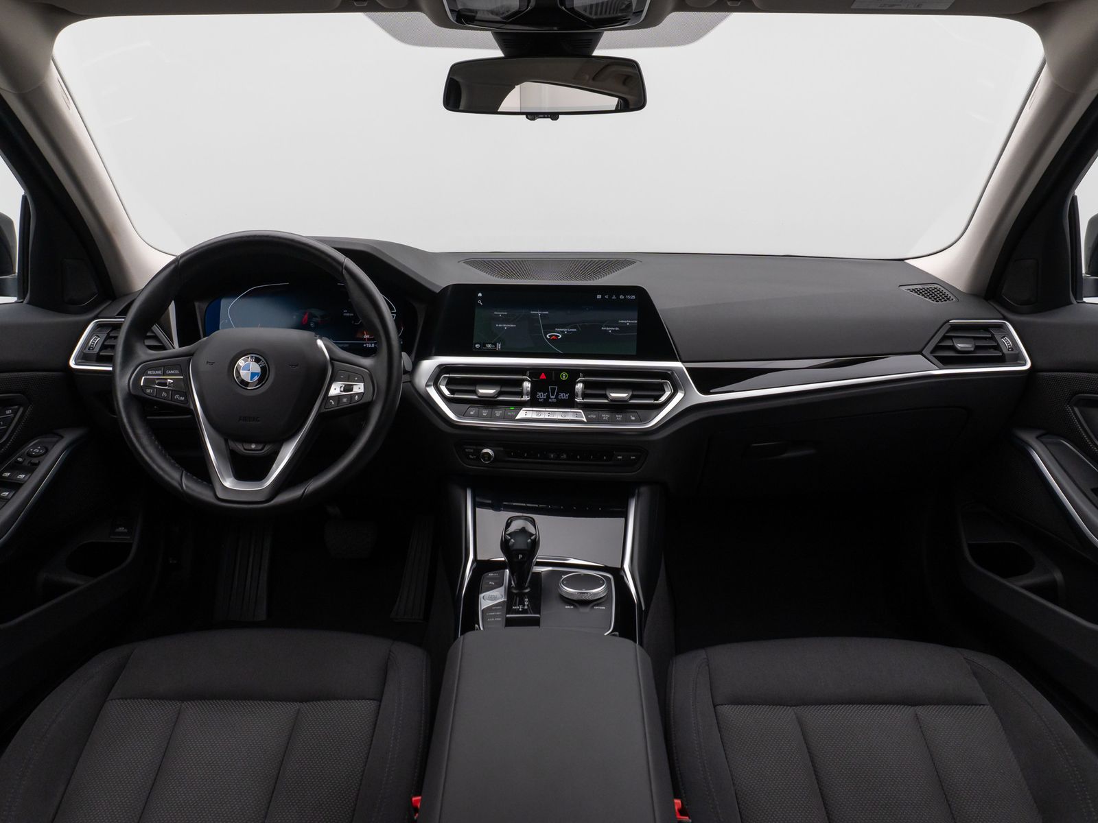 Fahrzeugabbildung BMW 320d Kamera DAB HiFi Komfort Alarm Standheizung