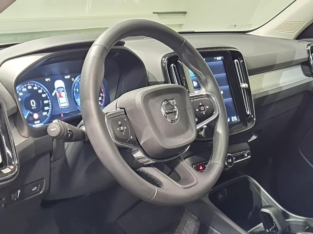 Volvo XC40 Momentum Pro 2WD