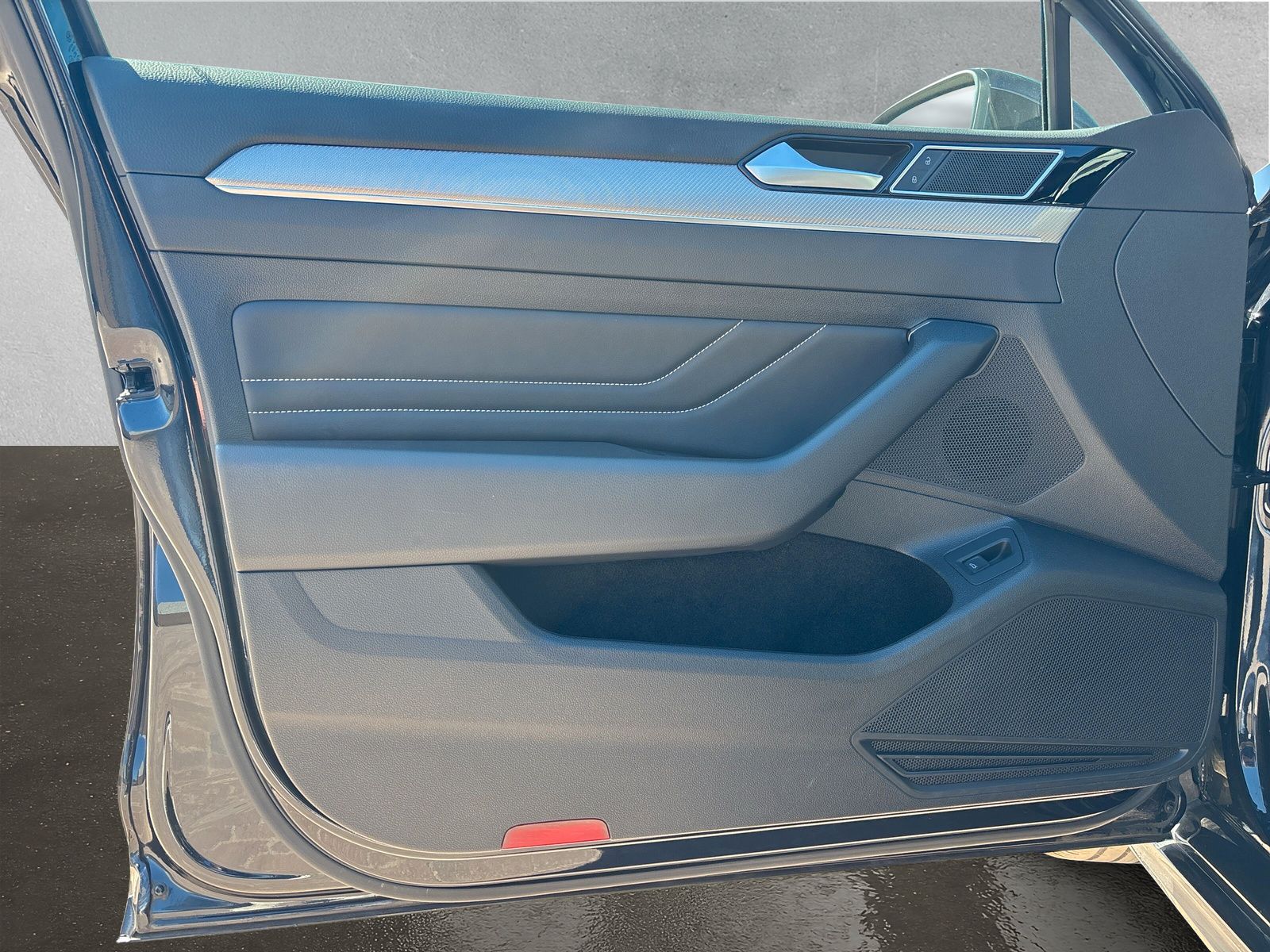 Fahrzeugabbildung Volkswagen Passat Variant 2.0 TDI R-Line AHK elek. Heckkl.