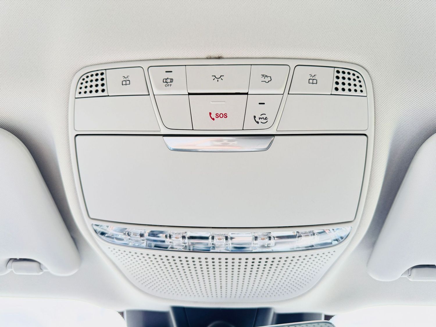 Fahrzeugabbildung Mercedes-Benz E 220 T d AVANTGARDE, Standheizung, MBUX Premium