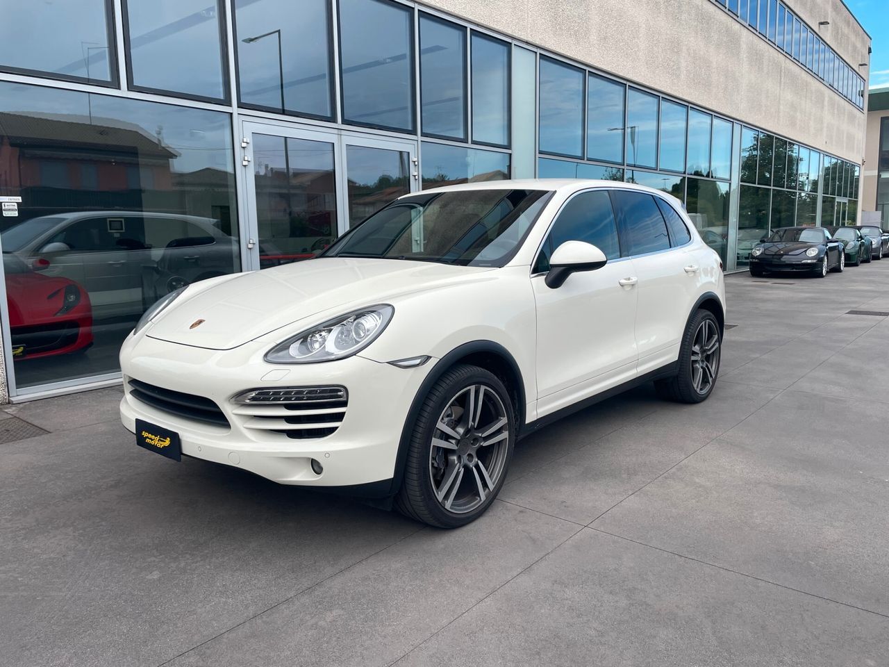 Porsche Cayenne - 1