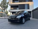 Mercedes-Benz B170 - TÜV Neu - 8-Fach bereift - Mercedes-Benz B 170 in Stuttgart
