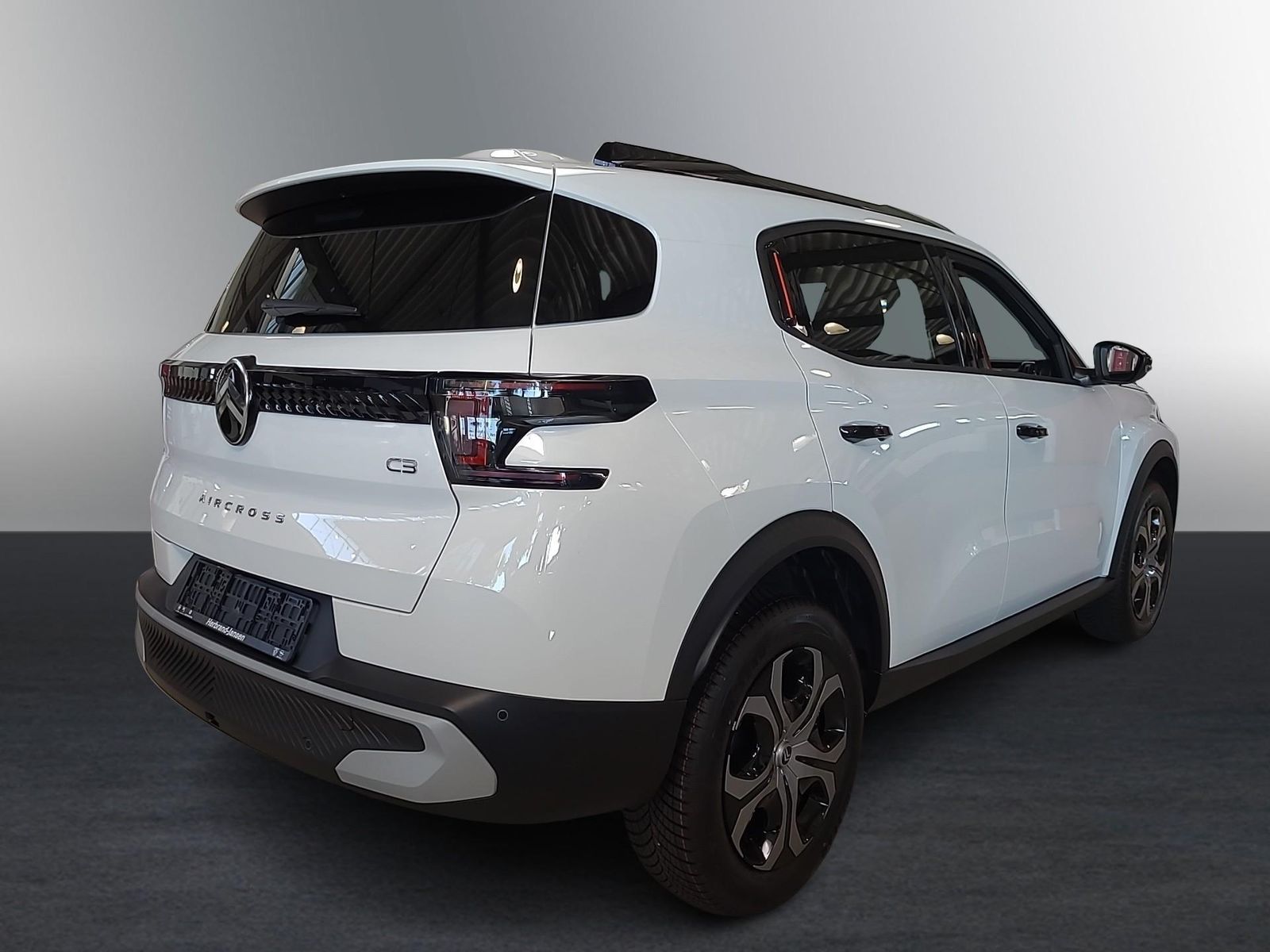 Fahrzeugabbildung Citroën C3 Aircross Plus 100 PS MT