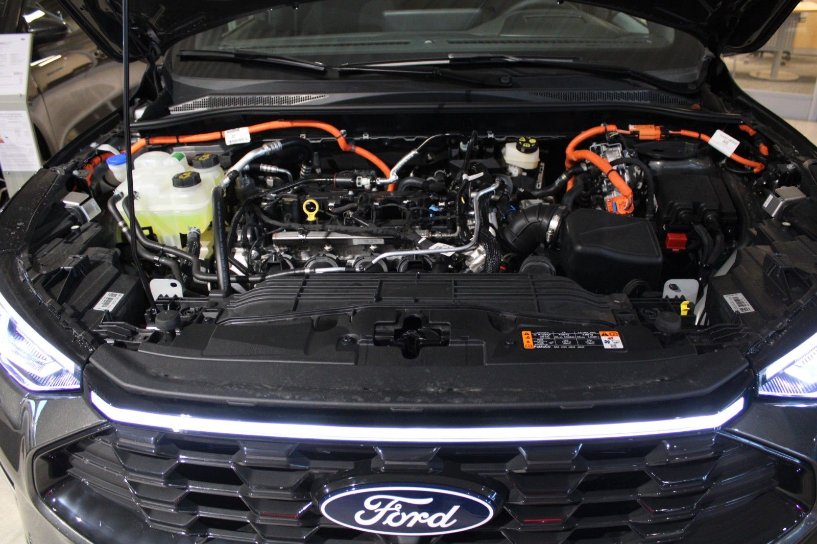 Fahrzeugabbildung Ford Kuga PHEV ST-Line X NAVI LED Matrix Winter Paket