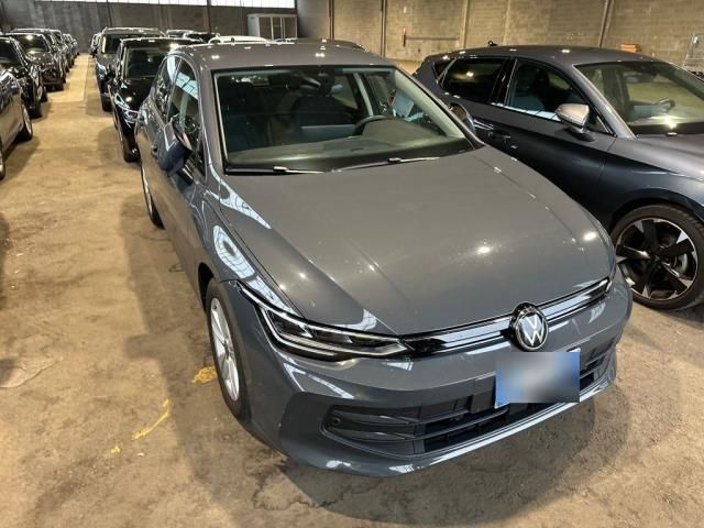 Fahrzeugabbildung Volkswagen Golf VIII Life 2.0 TDI Kamera ACC LED Keyless