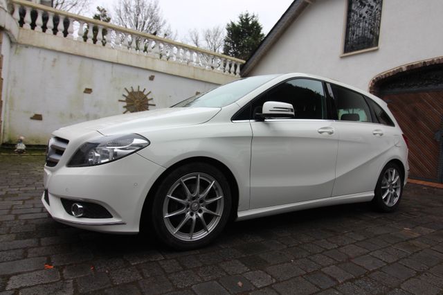 Mercedes-Benz B 180 Sportpaket 2Hd Navi Leder Ahk PDC TOP