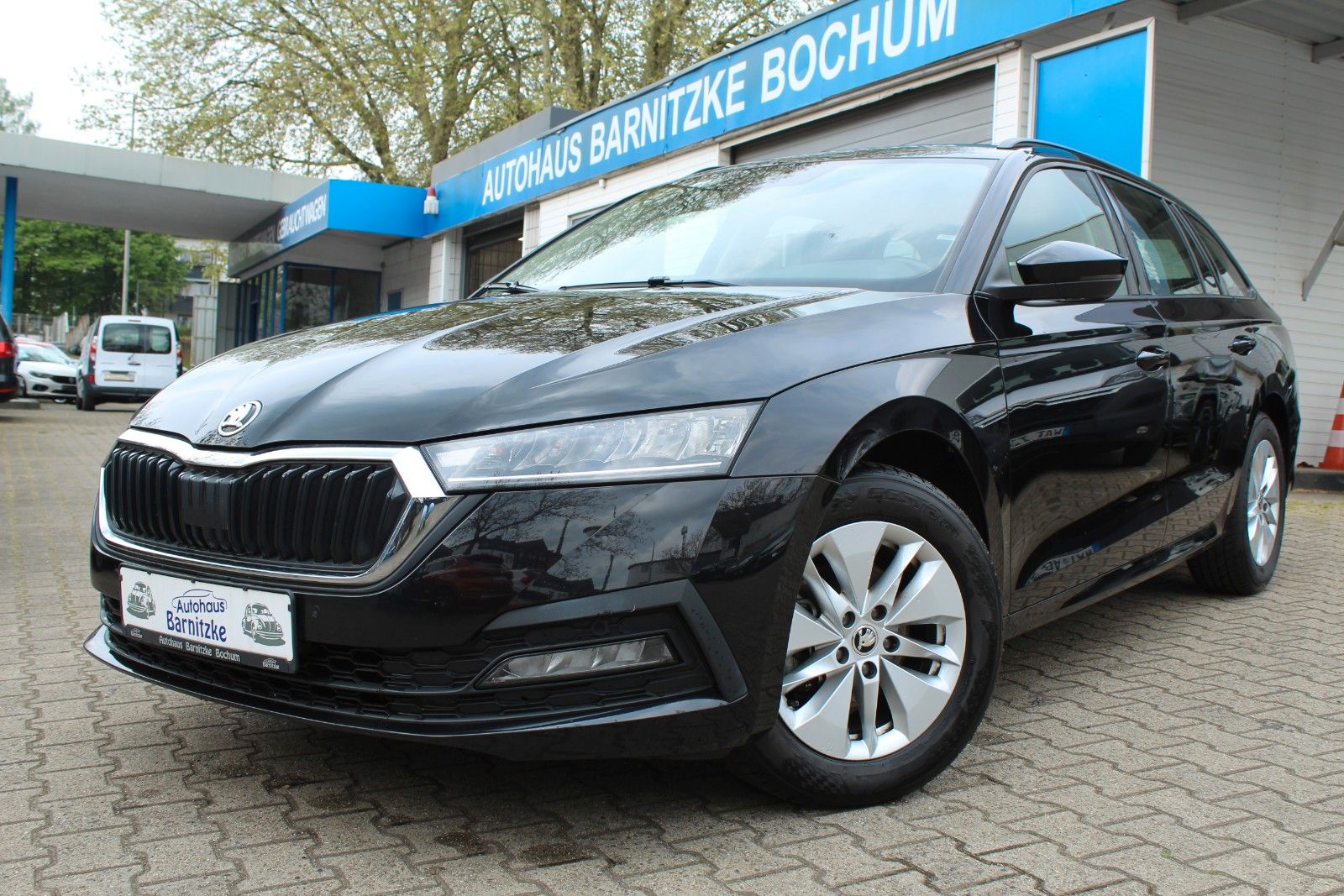 Skoda Octavia Combi Ambition * LED * Navi * AHK * DAB