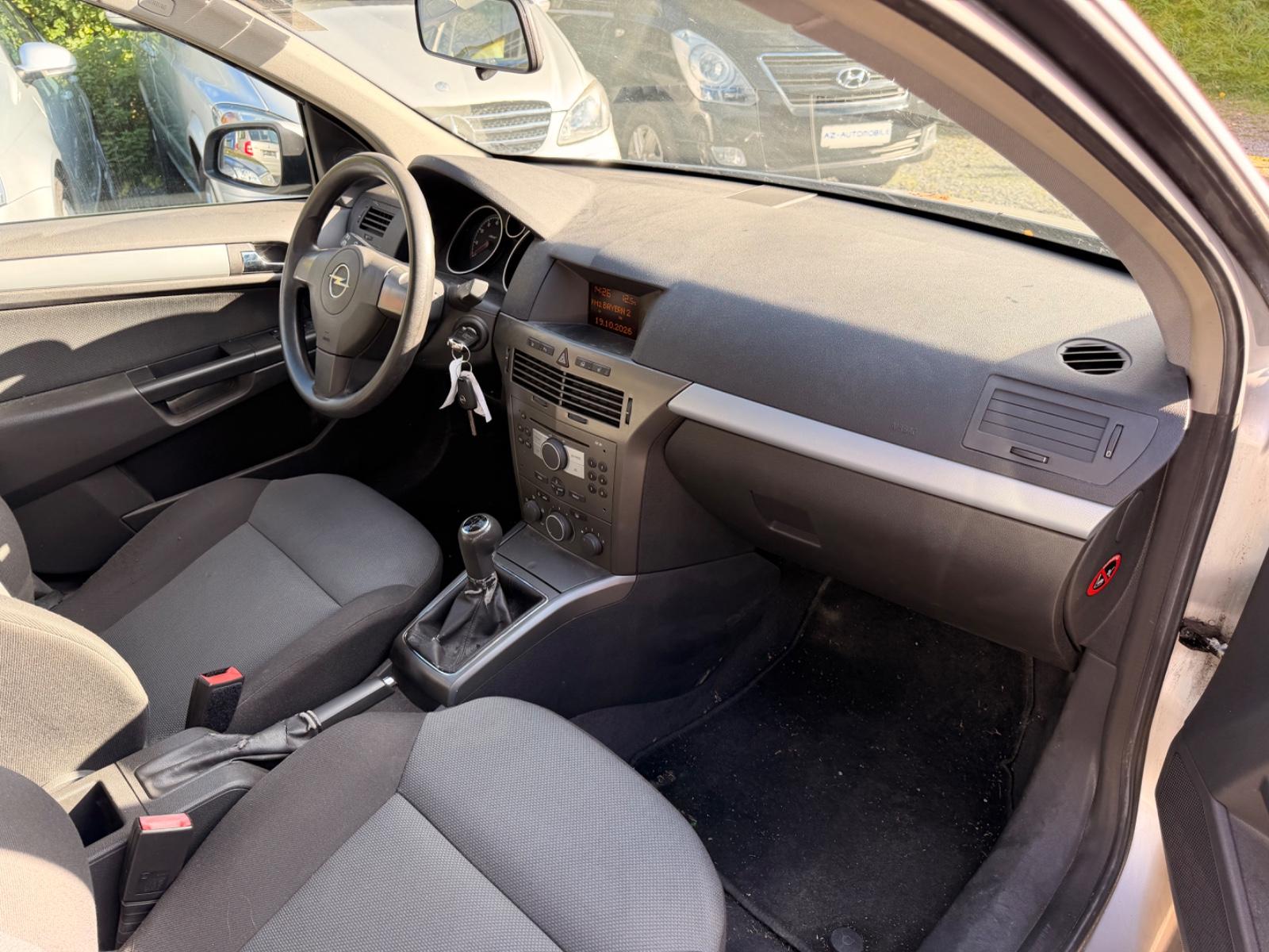 Opel Astra 2005 — photo 10