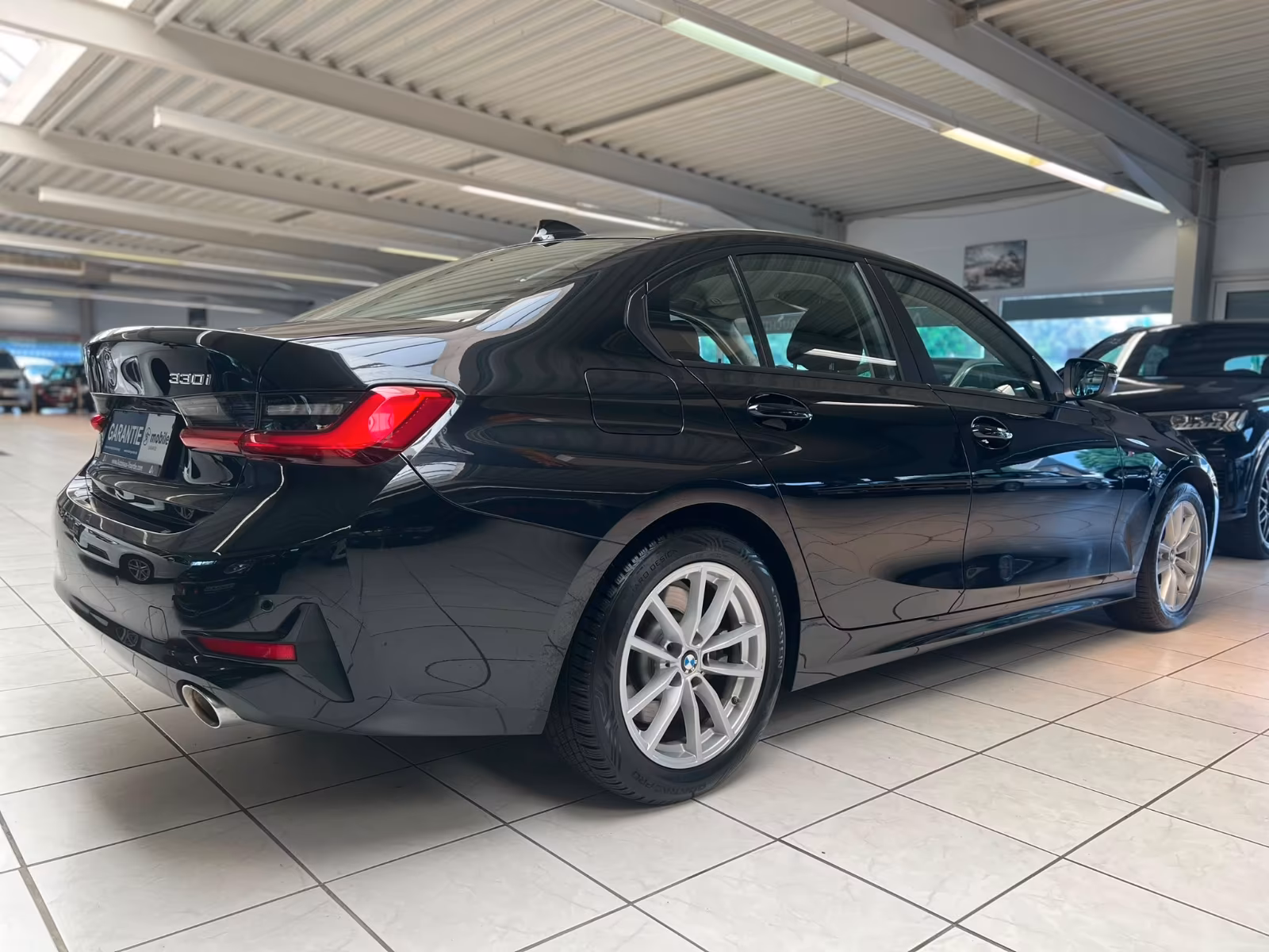BMW 330 i Advantage Automatik /NAVI/SHZ/MULTI/TOP