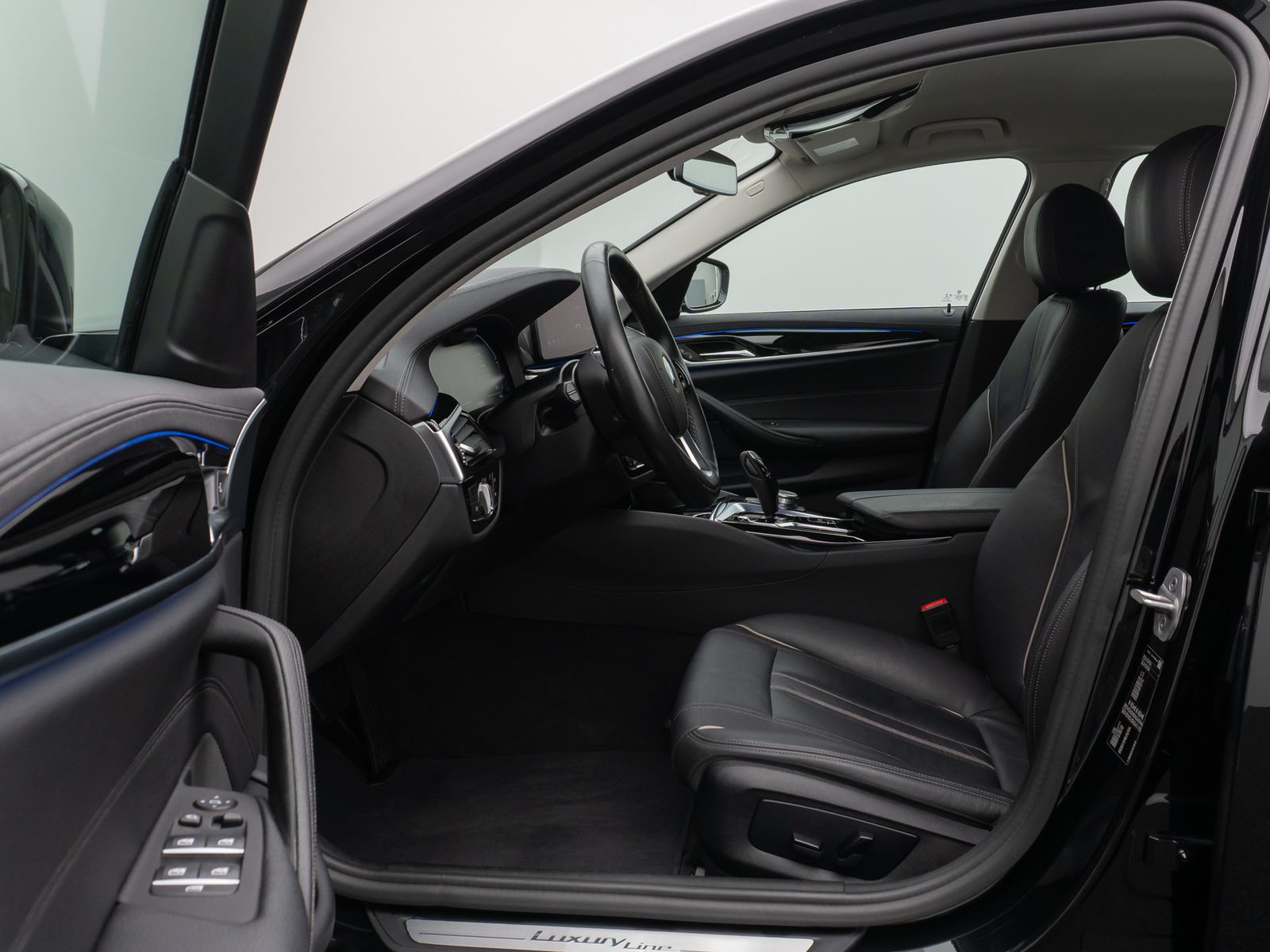 Fahrzeugabbildung BMW 530d LuxuryLine Kamera Laser HUD DAB ACC Komfort