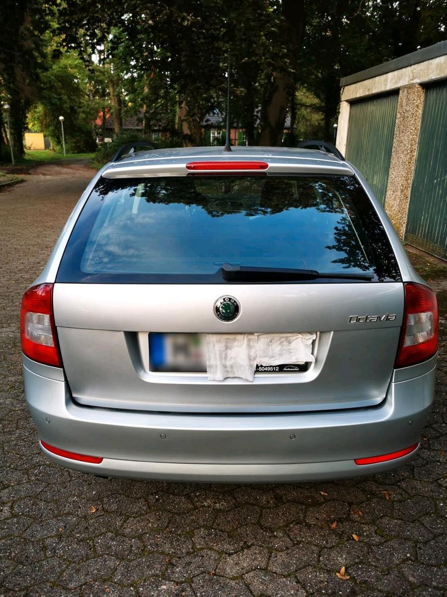 Skoda Octavia 2009 — interior